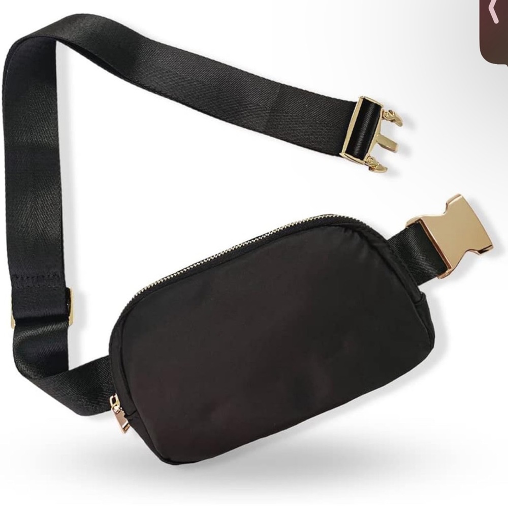 Black w gold hardware crossbody fannypack bag belt